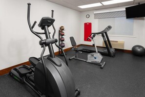 Fitness facility - Days Inn & Suites by Wyndham Arlington Heights (Arlington Heights)