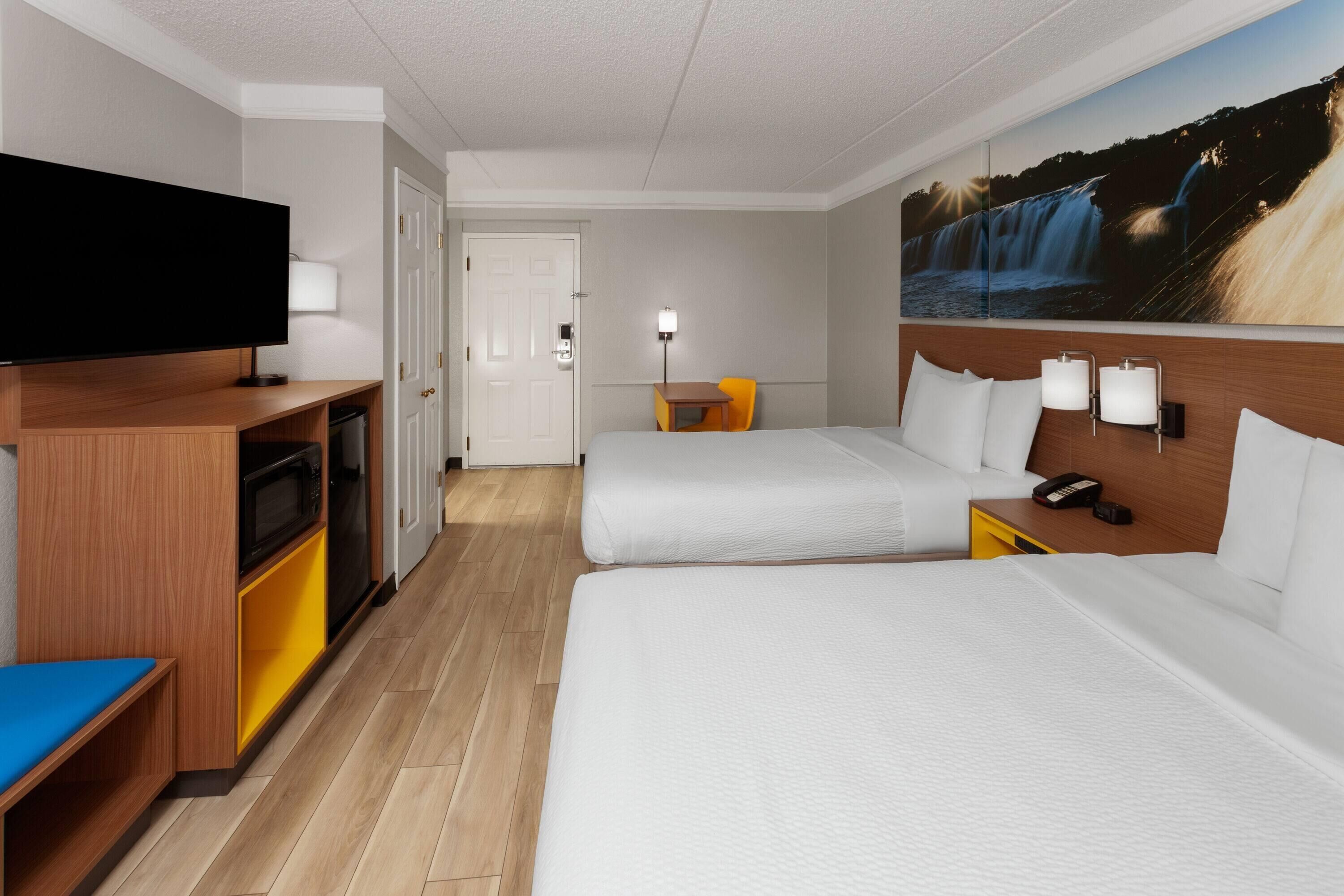 客房, 2 張標準雙人床, 非吸煙房 | 高級寢具、書桌、熨斗/熨衫板、免費嬰兒床