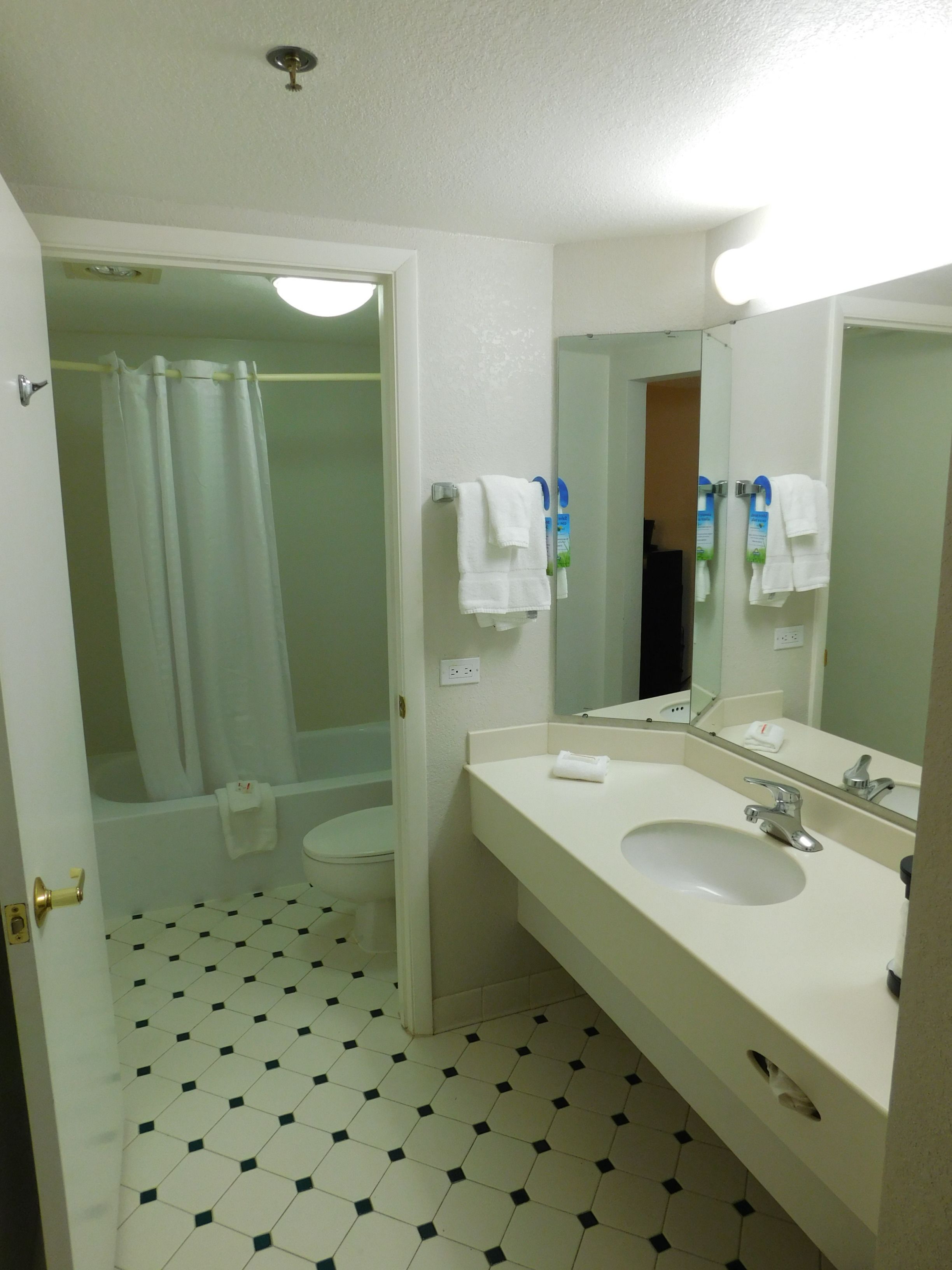 Foto - Days Inn & Suites by Wyndham Arlington Heights