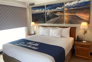 高級寢具、書桌、熨斗/熨衣板、免費搖籃/嬰兒床
