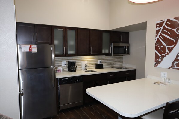 Suite, Multiple Beds, Non Smoking (Two-level) | Private kitchen | Full-size fridge, microwave, stovetop, dishwasher