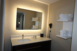 Ensemble douche/baignoire, baignoire relaxante profonde