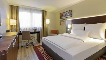 Superior-Zimmer, 1 Doppelbett | Allergikerbettwaren, Minibar, Zimmersafe, Schreibtisch