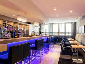 Bar (on property) - Mercure Hotel Duisburg City (Duisburg)