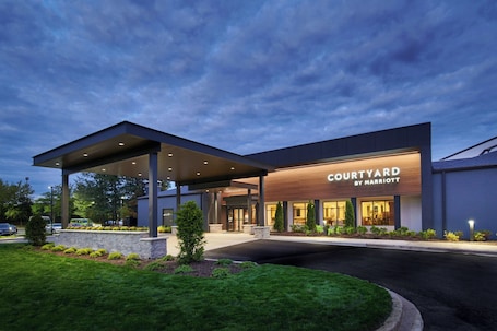 Exterior. Courtyard by Marriott Chicago Lincolnshire