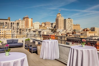 Reception area at Hotel Adagio, Autograph Collection
