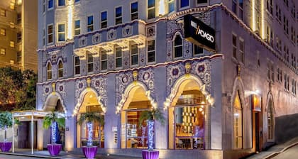 Hotel Adagio, Autograph Collection