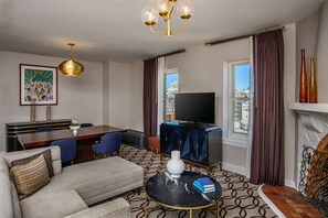 Suite, 1 soverom, balkong | Sengetøy i egyptisk bomull, sengetøy av topp kvalitet og dundyner