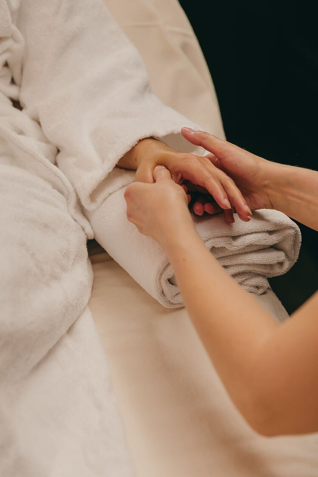 Sauna, hot tub, steam room, body treatments, hot stone massages