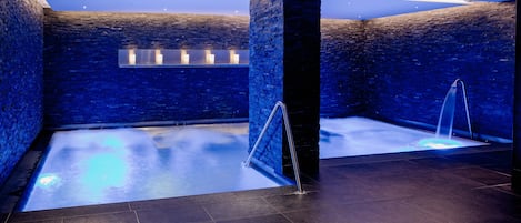 Sauna, tina de hidromasaje, baño de vapor y tratamientos corporales