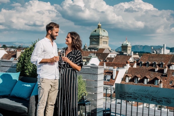 Bar (on property) - Hotel Schweizerhof Bern & Spa (Bern)