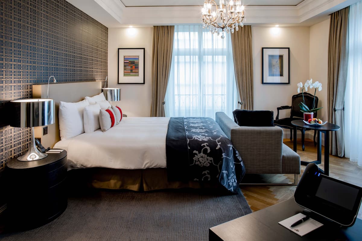 Premium bedding, down comforters, pillowtop beds, in-room safe