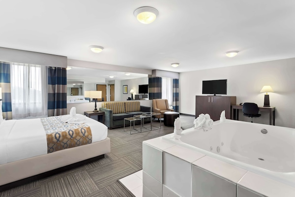 Pillowtop beds, in-room safe, desk, laptop workspace