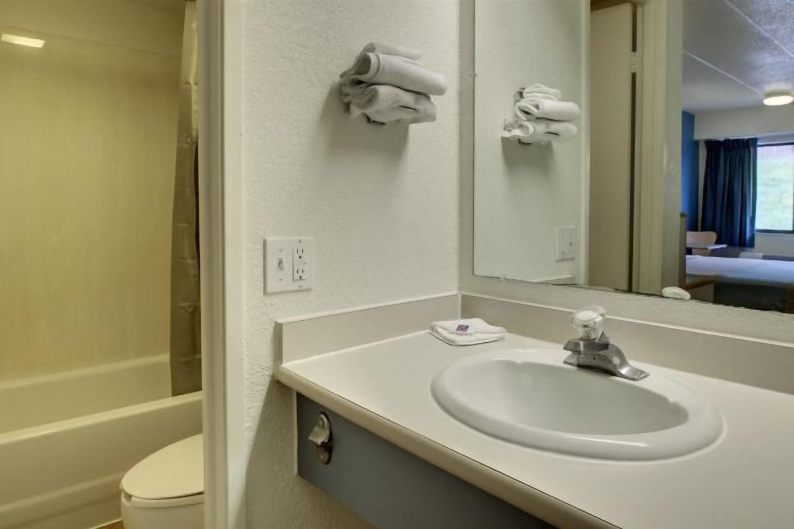 Eco-friendly toiletries, towels