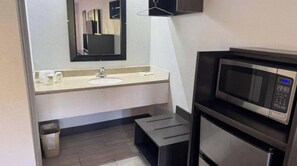 Free WiFi, bed sheets - Motel 6 Cedar Rapids, IA (Cedar Rapids)