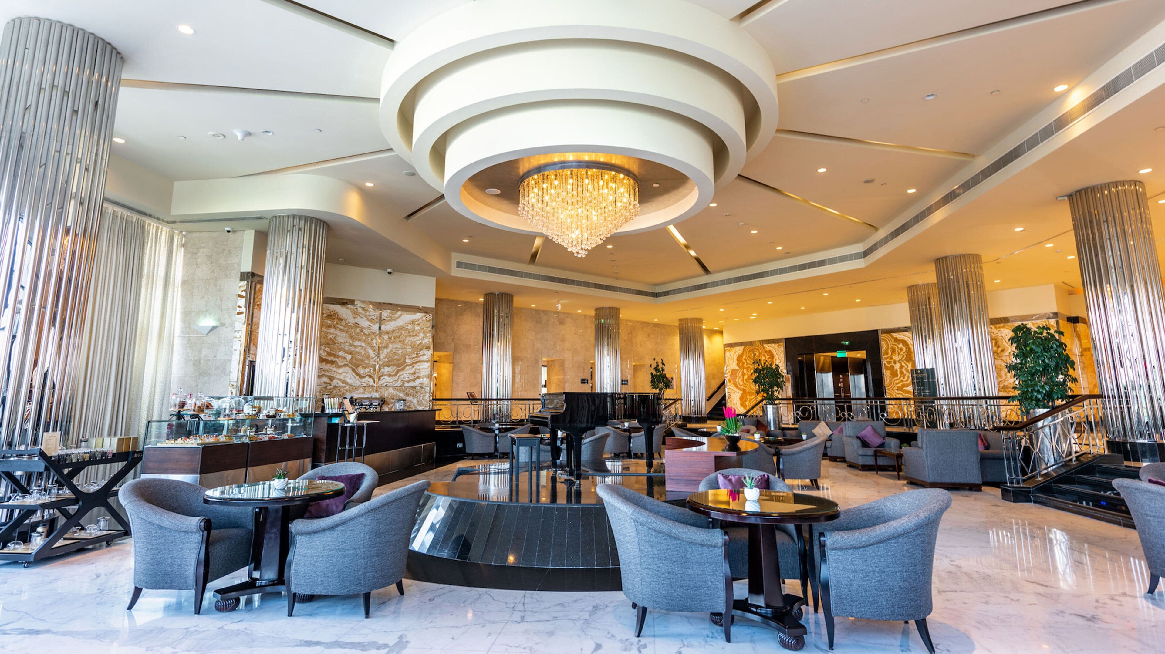 Lobby-lounge