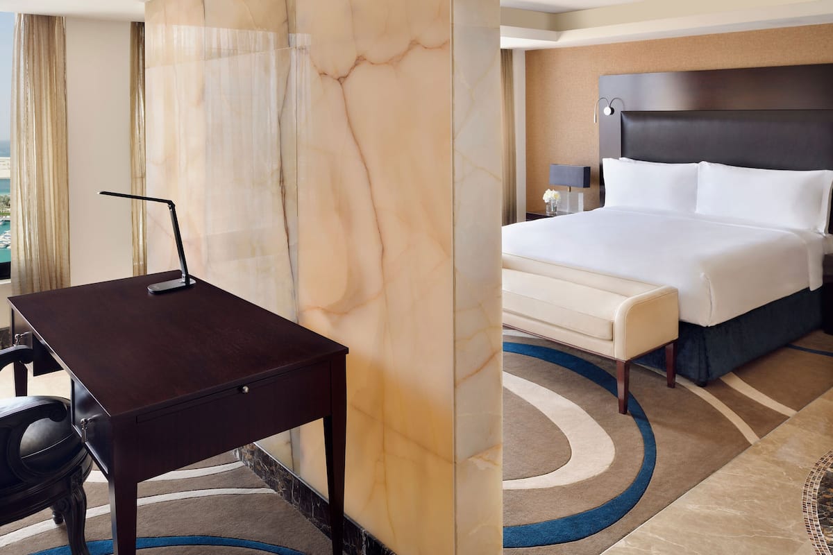 Royal Suite, 1 Twin Bed, Smoking (Royal) | Premium bedding, down comforters, pillowtop beds, minibar