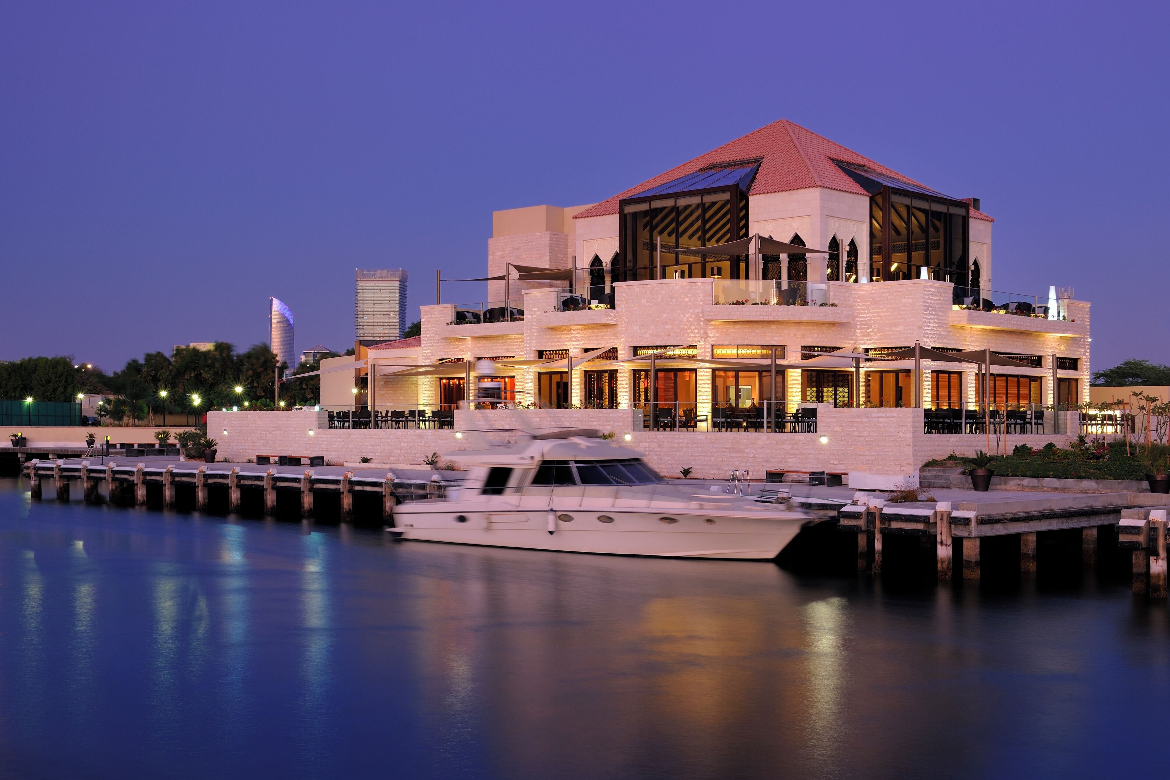 9 restaurants, lunch, dinner, brunch served; Pan-Asian cuisine