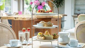 Se sirven desayunos, comidas y cenas