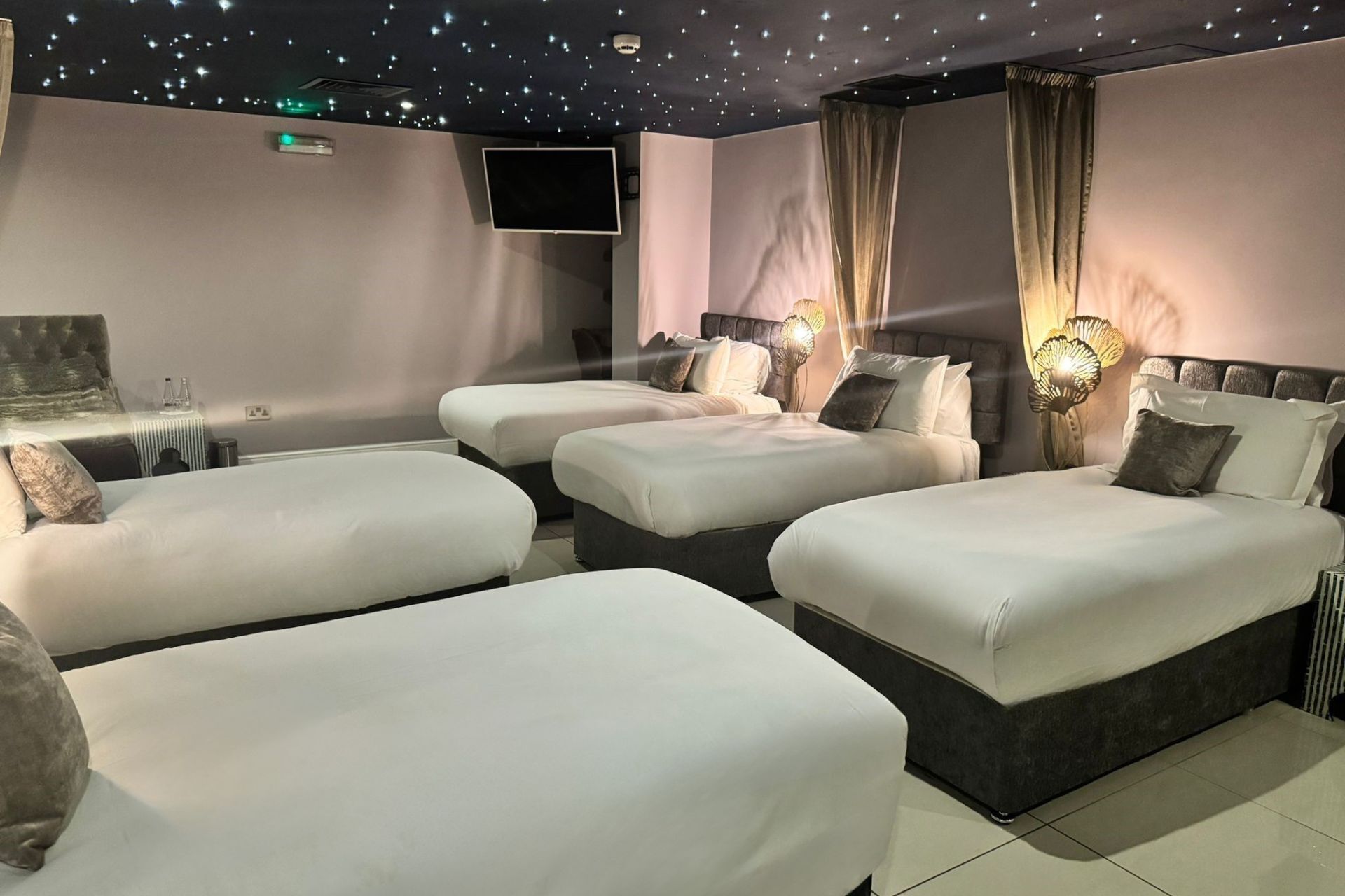 套房 | 獨特裝潢、布置獨特、書桌、熨斗/熨衣板