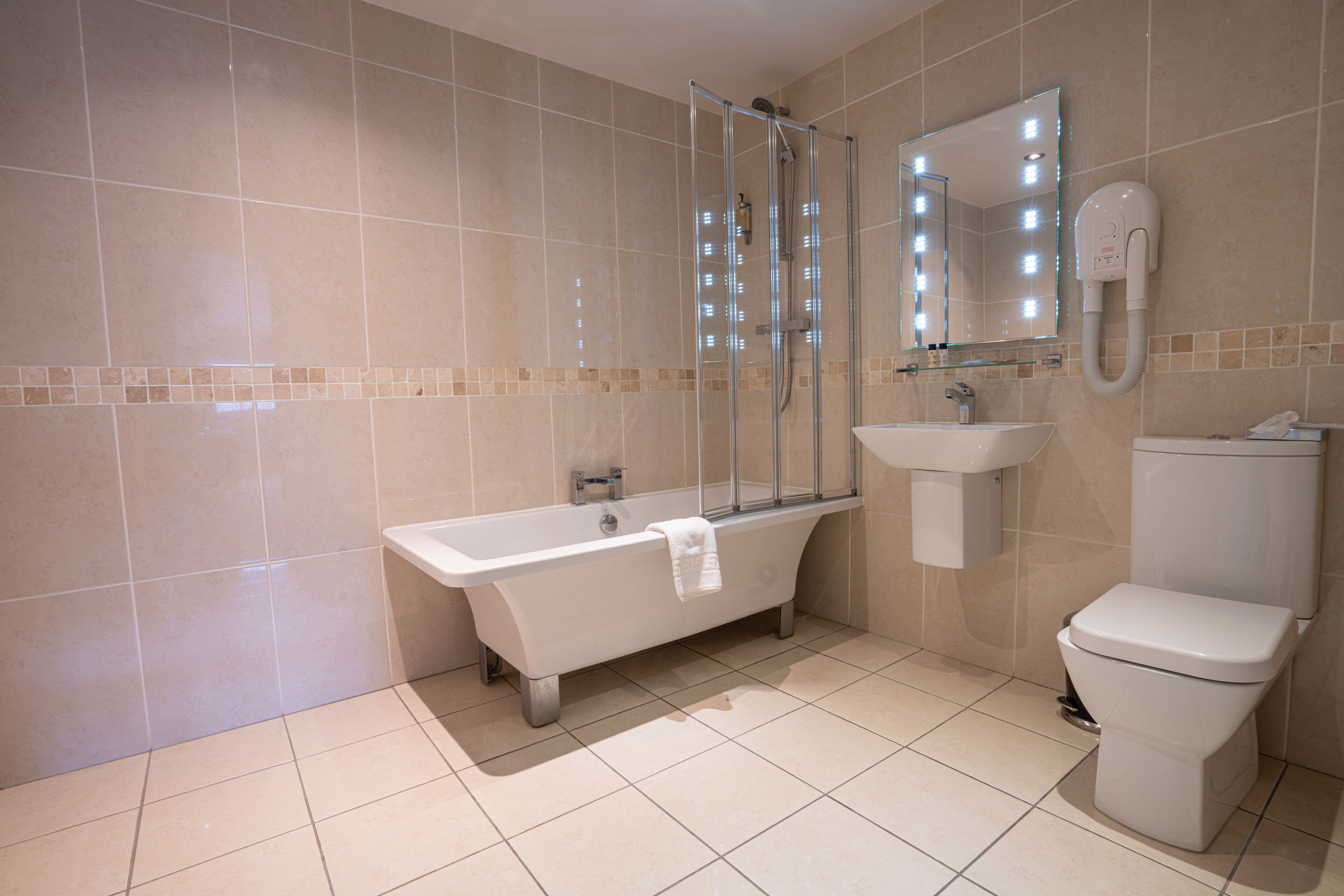 standard double room, 1 double bed | bathroom | free toiletries, hair dryer, towels