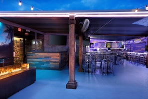 Sports bar - La Quinta Inn by Wyndham Cocoa Beach-Port Canaveral (Cocoa Beach)