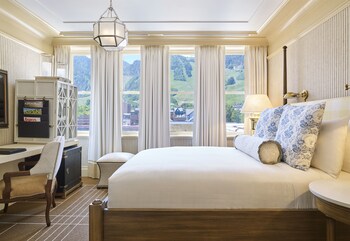 Suite, 3 Bedrooms (Residential) | Egyptian cotton sheets, premium bedding, down comforters, pillowtop beds at Hotel Jerome, Auberge Resorts Collection