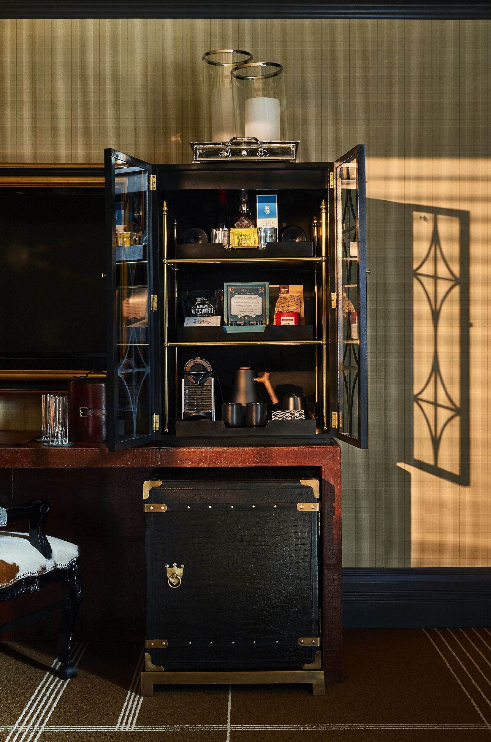 egyptian cotton sheets, premium bedding, down duvets, pillow-top beds