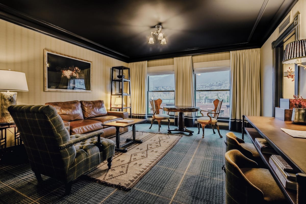 Suite, 1 chambre | Aire de séjour | Téléviseur, console de jeux vidéo