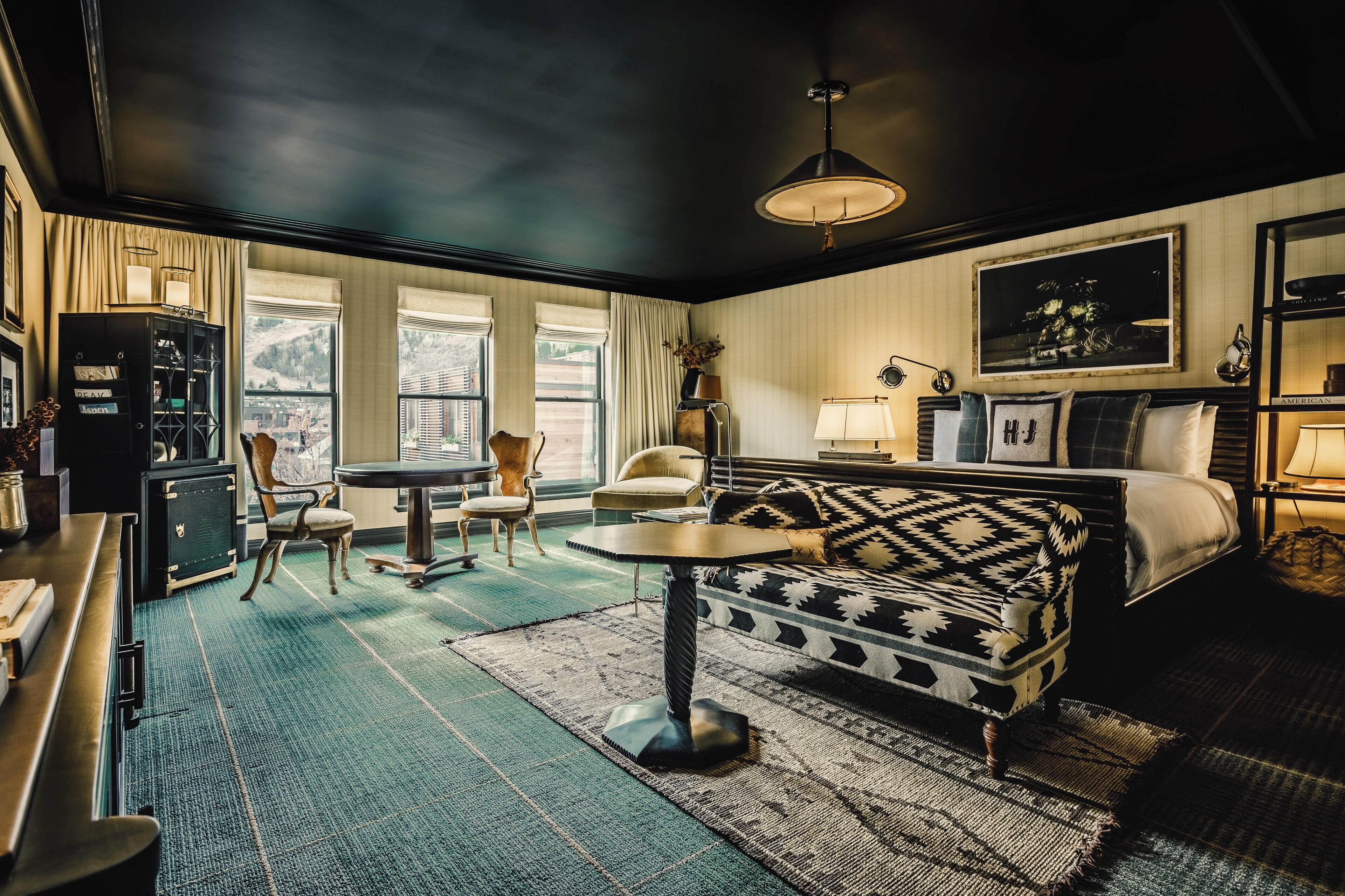 Suite Junior, 1 très grand lit | Draps en coton égyptien, literie de qualité, couette en duvet