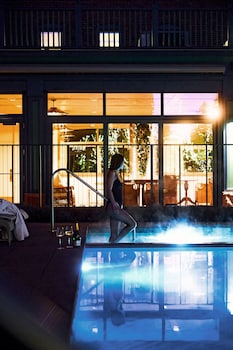 Pool (outdoor) at Hotel Jerome, Auberge Resorts Collection