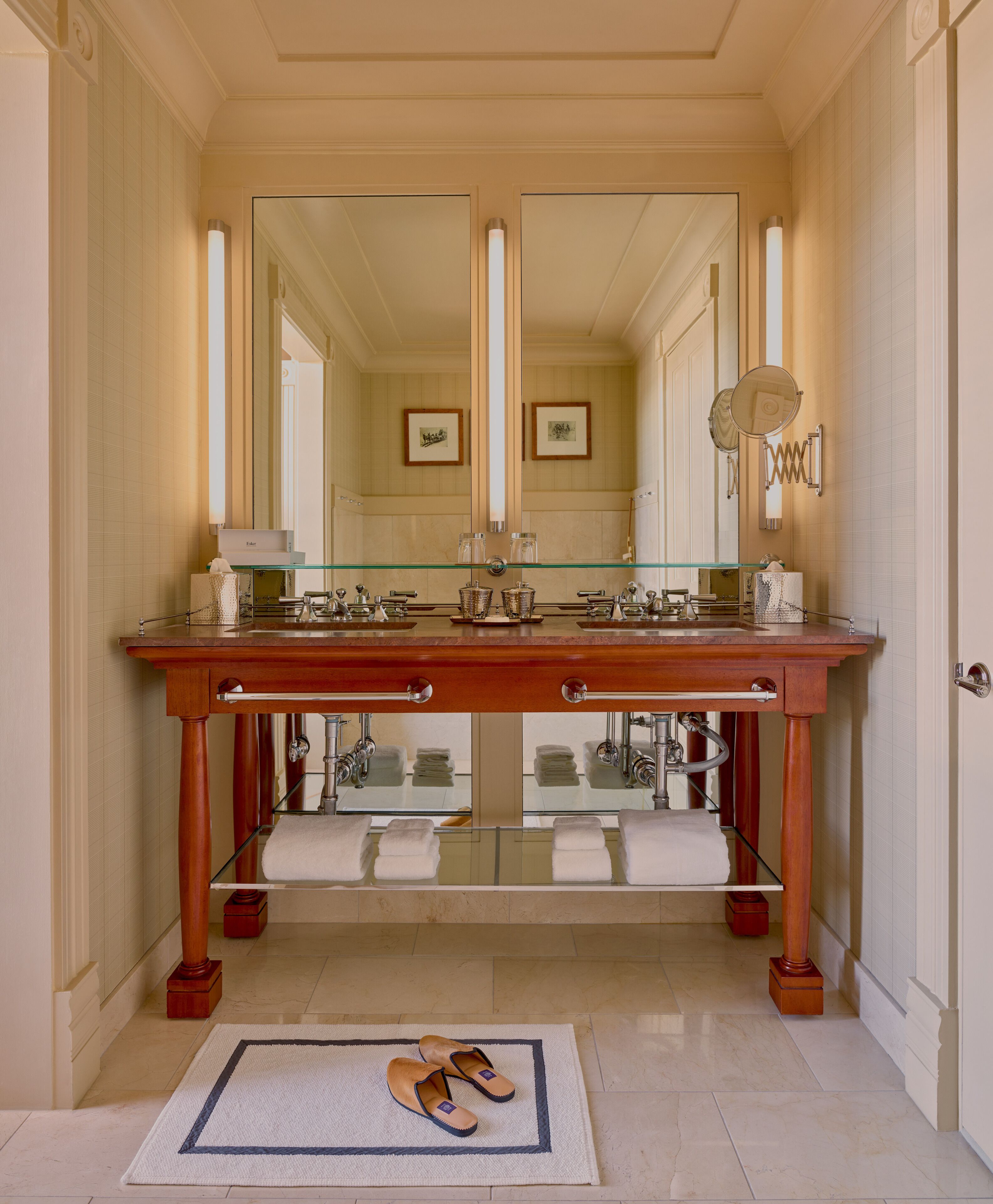 executive suite | bathroom | separate bathtub and shower, designer toiletries, hair dryer, bathrobes