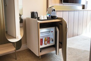 Phòng Executive, 1 giường đôi | Minibar với thức uống miễn phí, két bảo mật tại phòng, bàn 