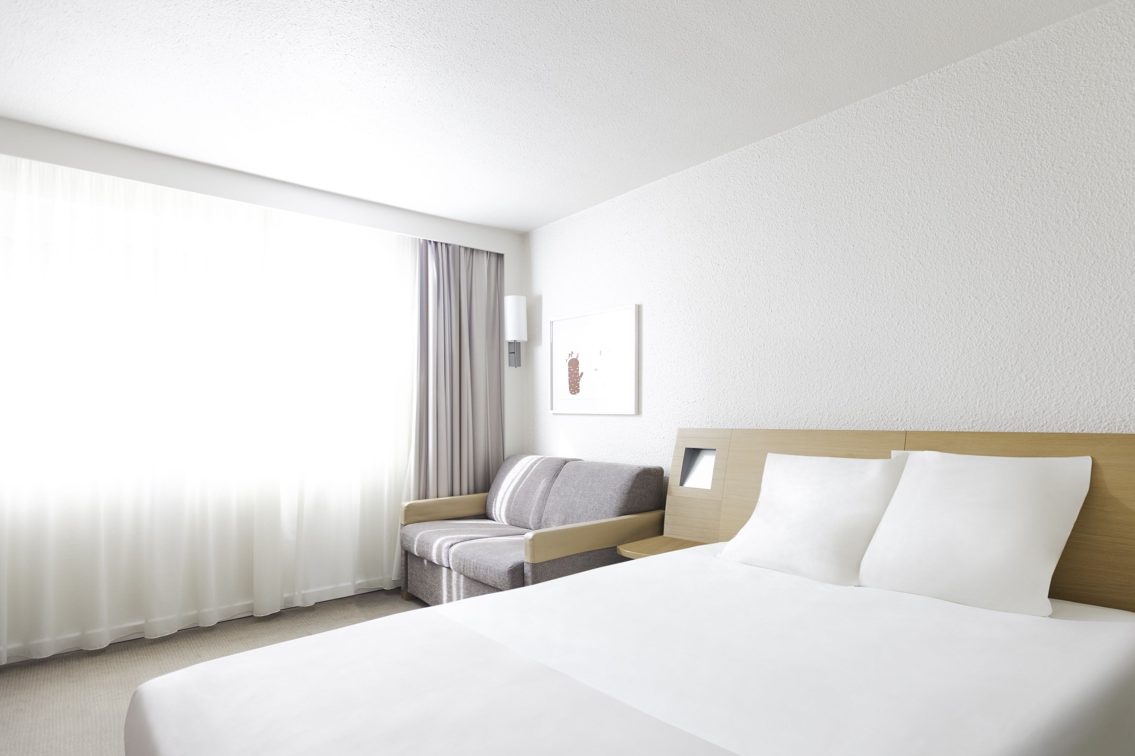 classic room, 1 double bed with sofa bed | free minibar, in-room safe, desk, blackout curtains