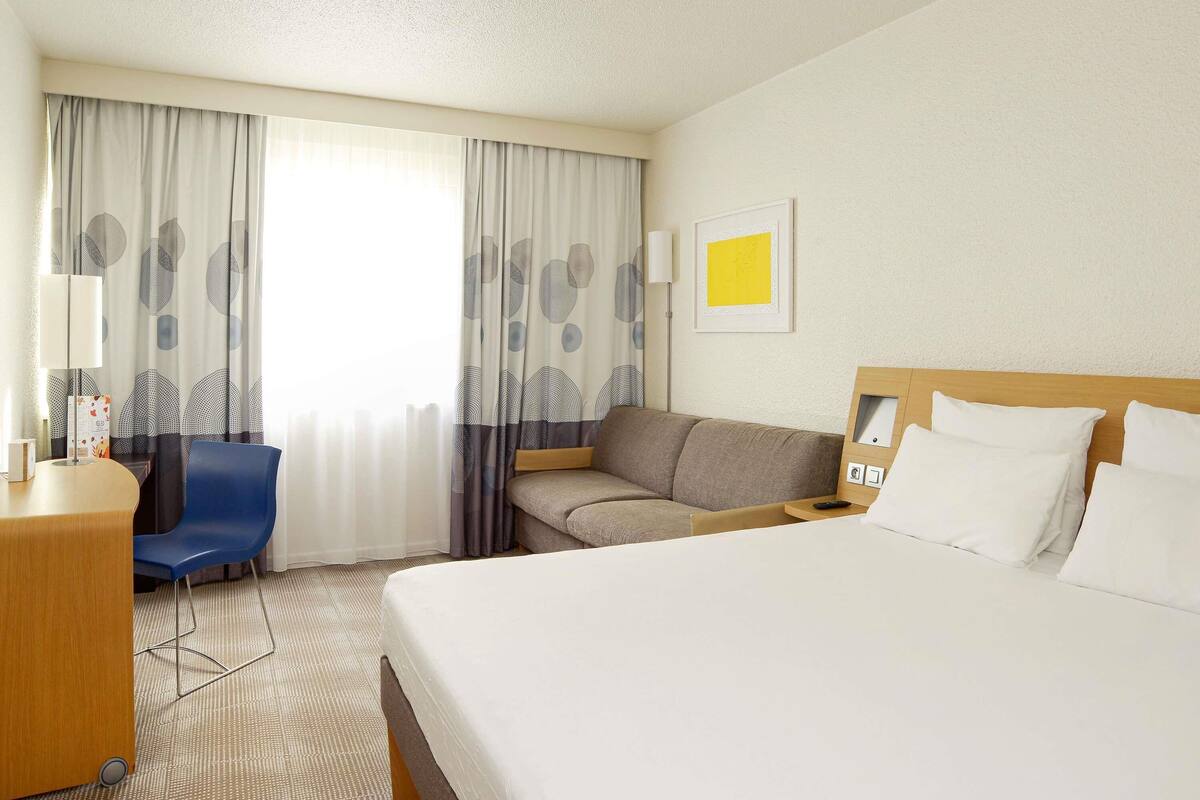 Kamar Double Klasik, Beberapa Tempat Tidur | Minibar gratis, brankas, meja kerja, dan tirai kedap cahaya