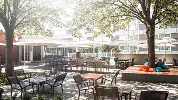 Serveert lunch en diner, Franse gerechten