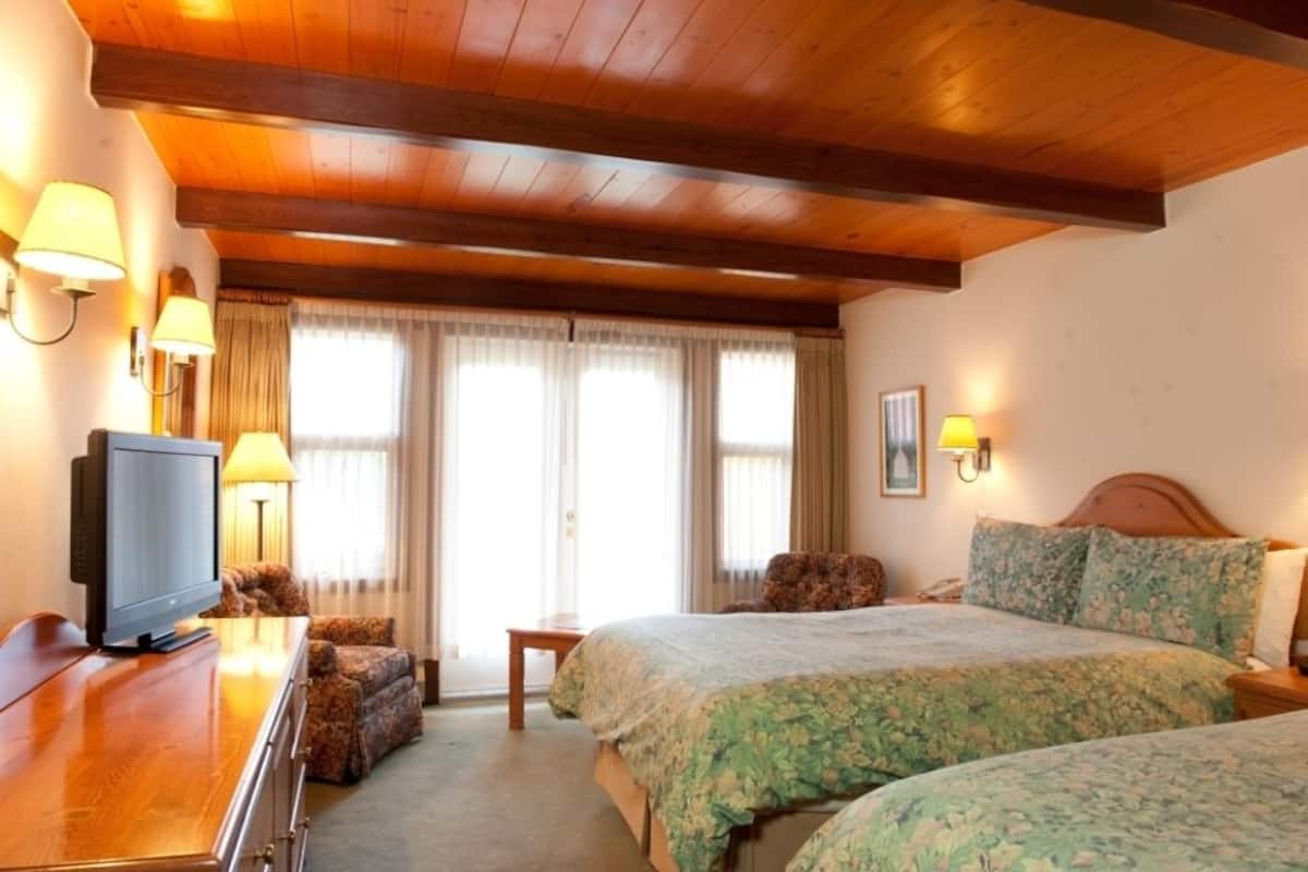 Double Room, 2 Double Beds (on discounted side of hotel) | Internet, alarm clocks