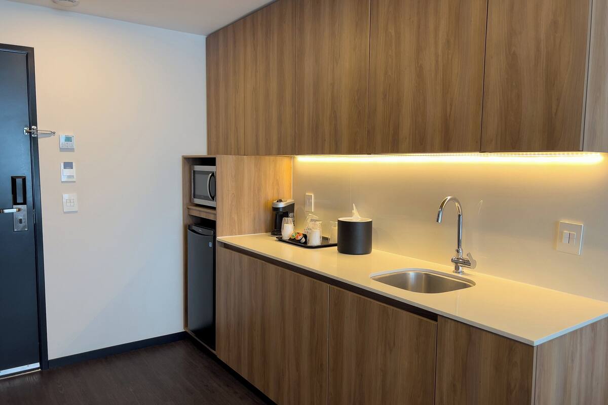 1 bedroom, premium bedding, down duvets, in-room safe