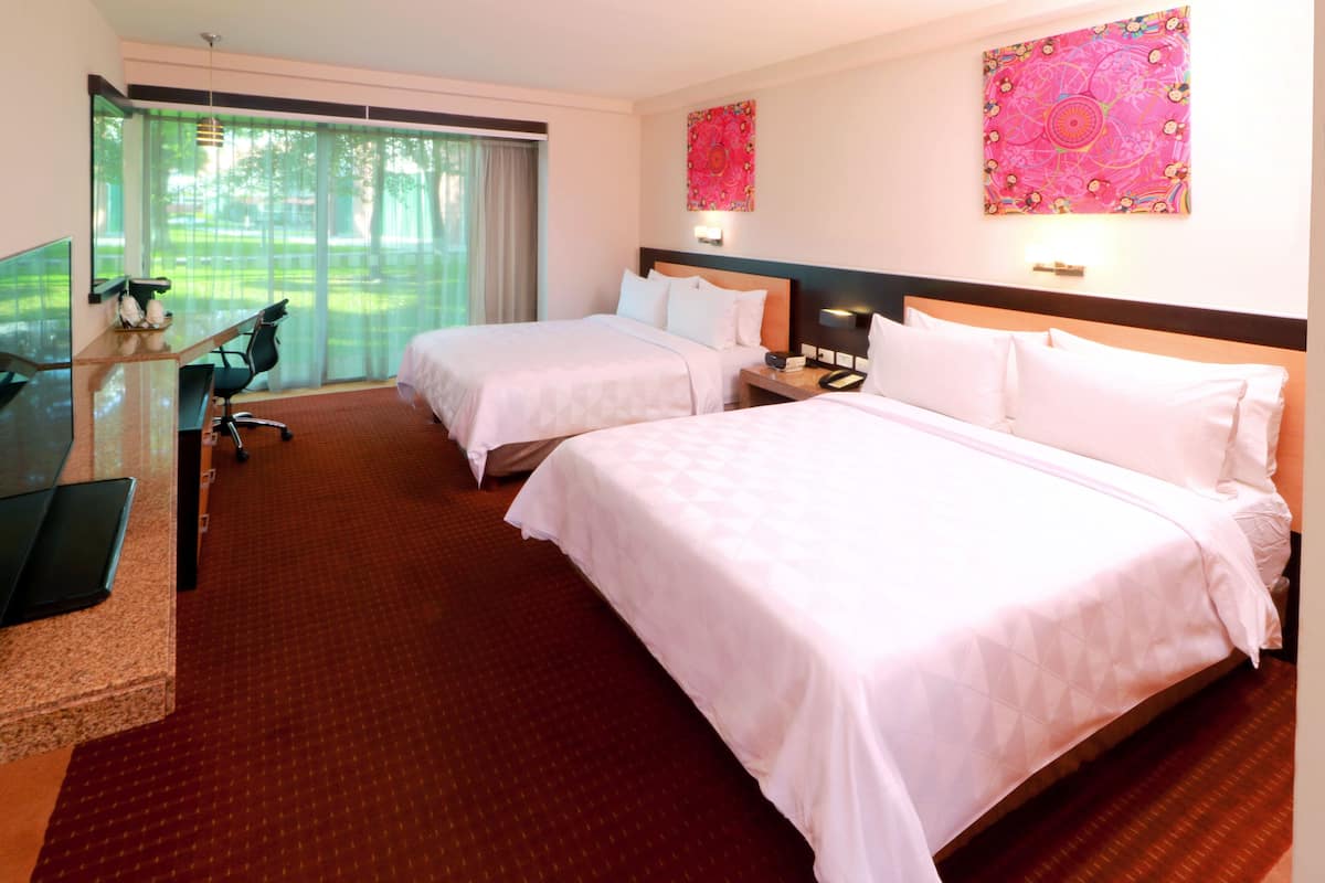 Chambre Standard, 2 lits doubles, accessible aux personnes à mobilité réduite (Courtyard Access) | 1 chambre, literie de qualité supérieure, couette en duvet d'oie