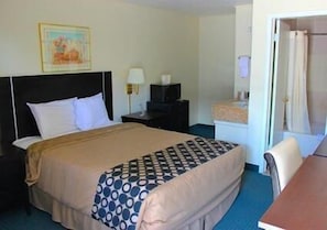 Standard Room, 1 Queen Bed, Non Smoking, Refrigerator & Microwave