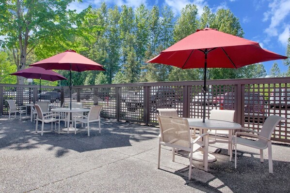 تناول الطعام بالخارج