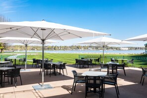Terrace/patio - Best Western Inn On The Bay (Owen Sound)