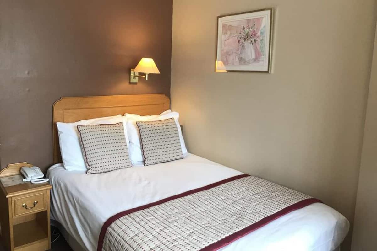 Superior Single Room | Individually decorated, individually furnished, desk, free WiFi