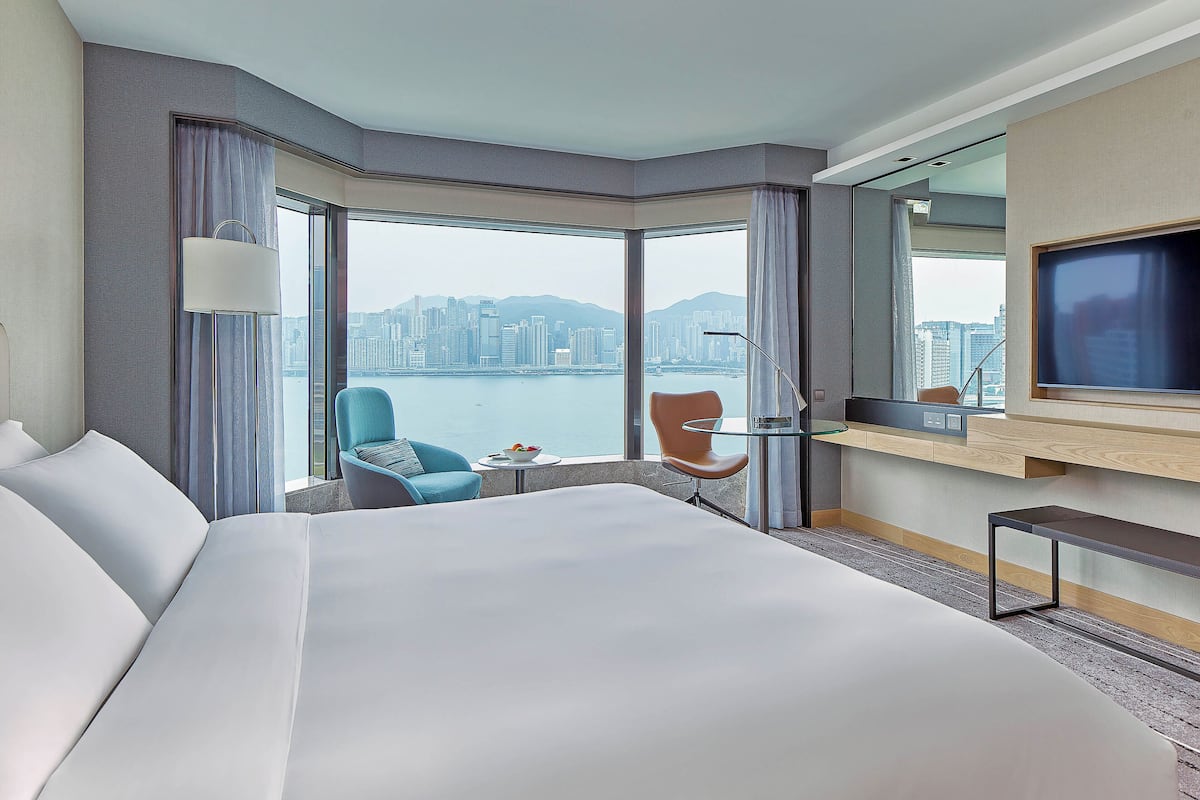 1 bedroom, premium bedding, minibar, in-room safe