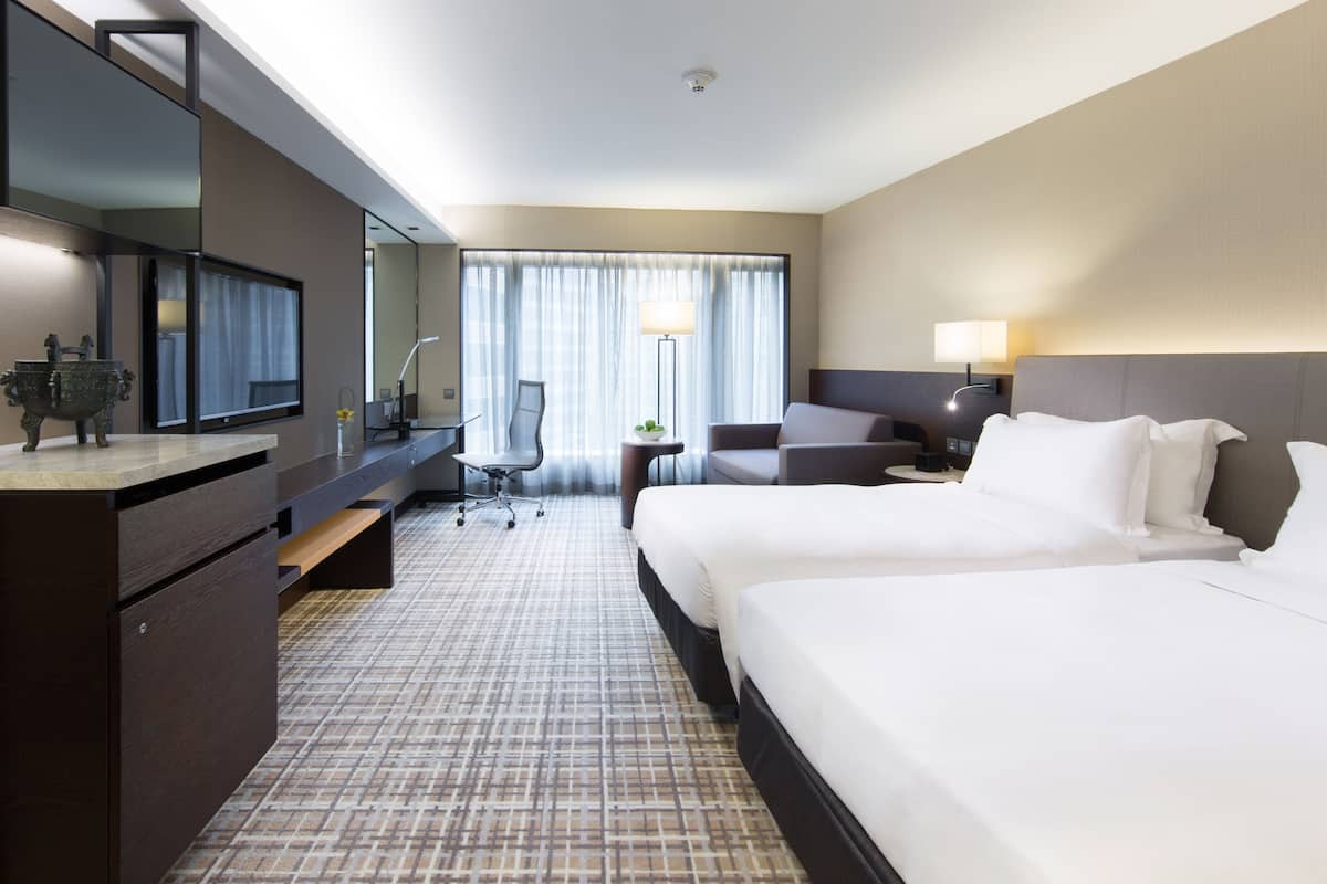 1 bedroom, premium bedding, minibar, in-room safe