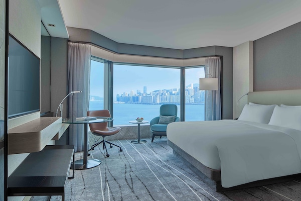 1 bedroom, premium bedding, minibar, in-room safe