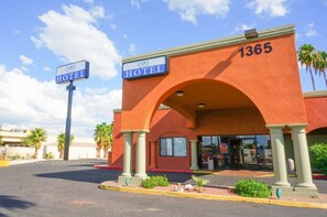 Front of property - GLH Hotel (Tucson)