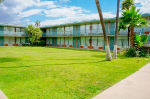 Property grounds - GLH Hotel (Tucson)