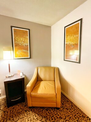 Standard Room, 1 Queen Bed | Free WiFi, bed sheets, alarm clocks - GLH Hotel (Tucson)