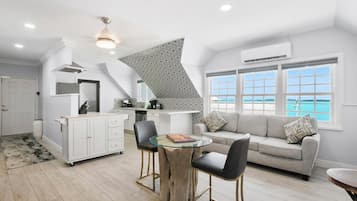 Luxury Apartment, 3 Bedrooms, Kitchen